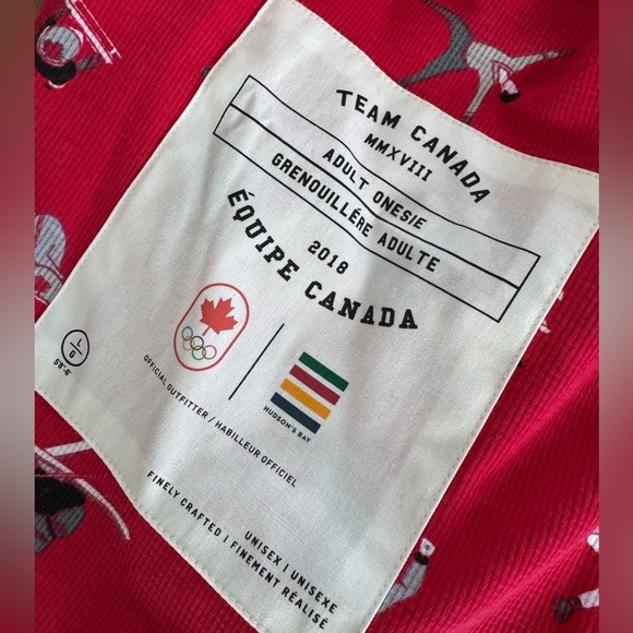 2018 Hudson' Bay Team Canada Winter Olympic Unisex Union Suit with Dust Bag - Picture 2 of 10